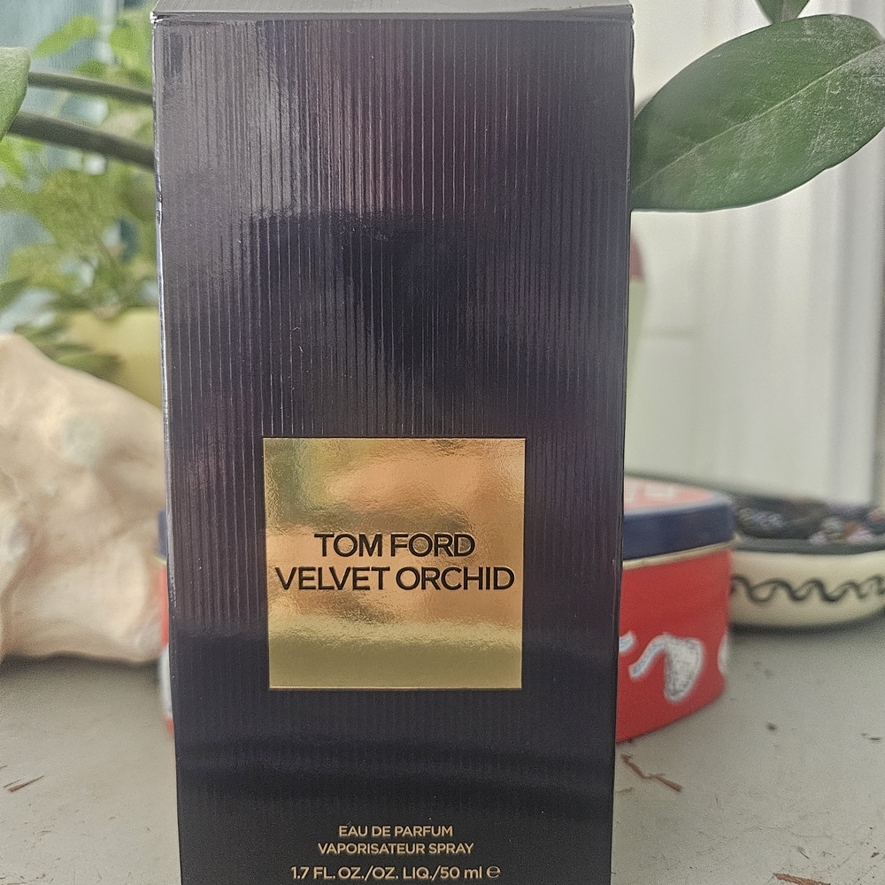 Tom Ford Velvet Orchid Fragrance in Black and Gold